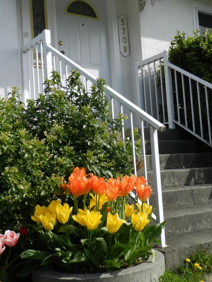 Bed and Breakfast Serenity Burnaby Zewnętrze zdjęcie
